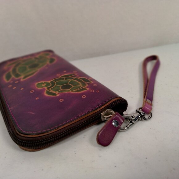 Sea Turtle Tooled Leather Wallet Wristlet Purple Green Zip Up Clutch Case 7.5x4" - Picture 11 of 16